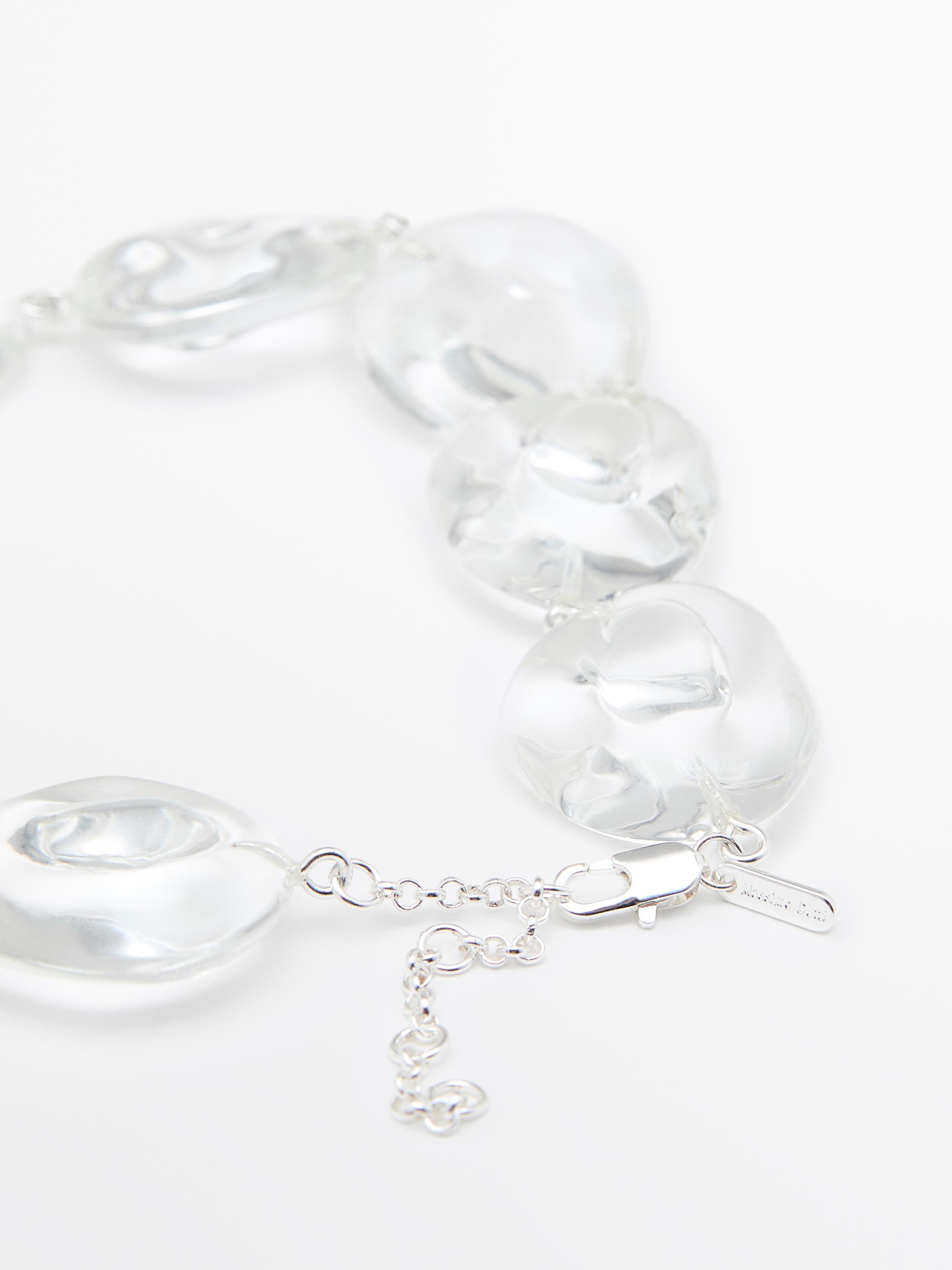 Necklace with glass pieces